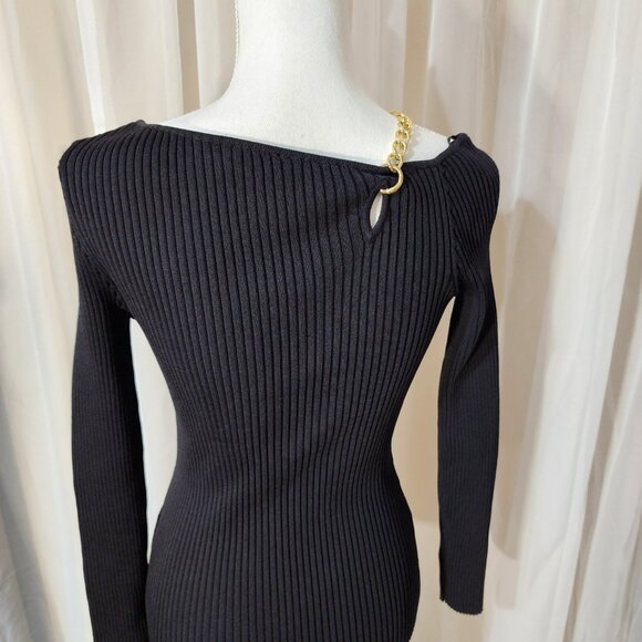NWT- Black Ribbed Shirt with and Keyhole Chain Link Detail - Picture 5 of 7